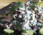 You and your loved ones will definitely like this salad with beans and ham.