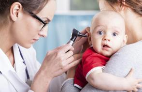 האם ניתן לנקות אוזניים של תינוק - באיזו תדירות וכיצד ניתן לנקות אוזניים של ילדים בבית?