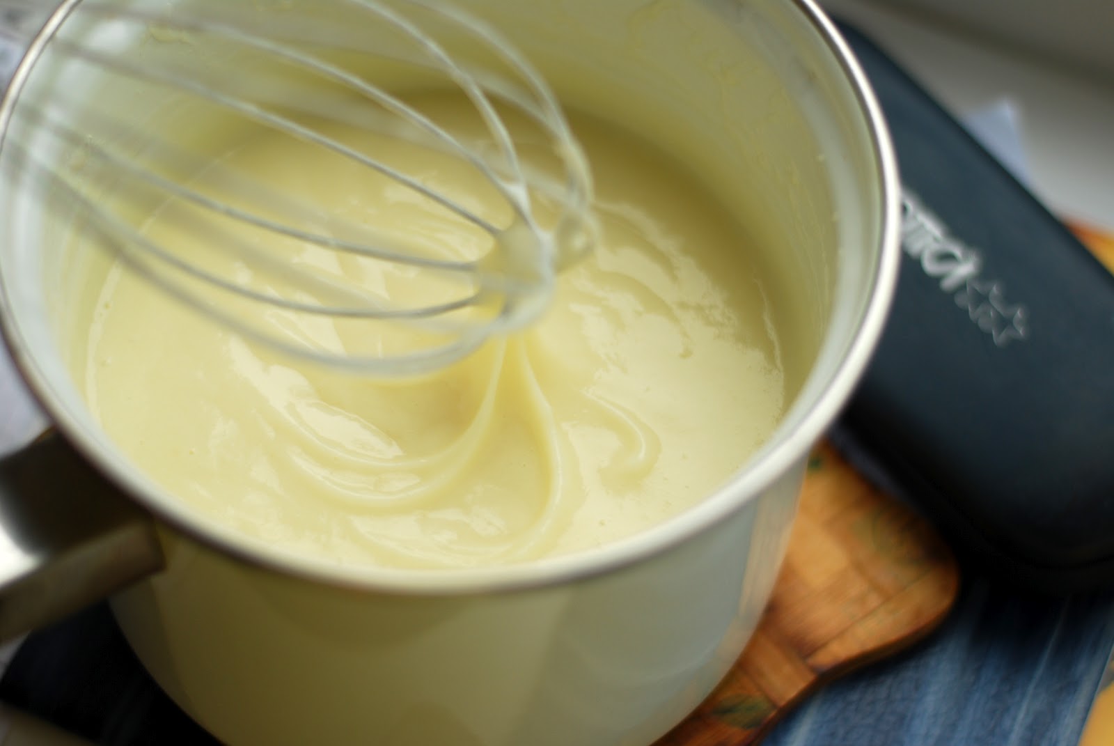 Crema pentru napoleon cu lapte condensat