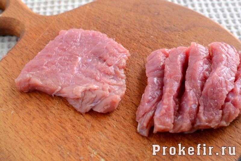 Veselīgs Stroganoff recepte, kas pagatavots ar vistas gaļu